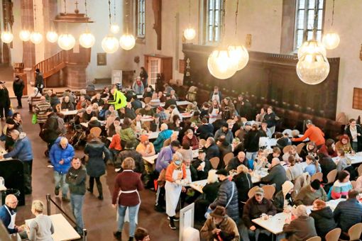 Die Vesperkirche in der Leonhardskirche öffnet wieder am 14. Januar. Es ist bereits die 30. Vesperkirche in Stuttgart. Foto: z/Monika Johna